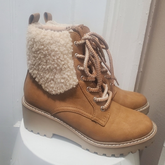 DV Dolce Vita Russit Faux Fur Women Trimmed Boots Sz 6.5 🌴✌️ - Picture 9 of 10